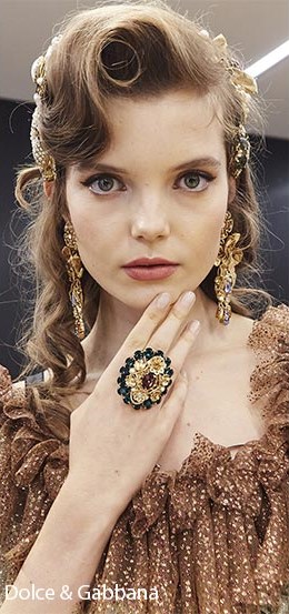 Kvetinové šperky Dolcea Gabbana